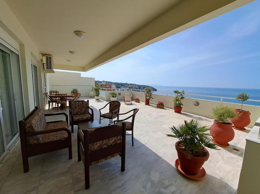Seaview Flora'S Luxury Apartment-300Meters From The Beach Rethymno Esterno foto