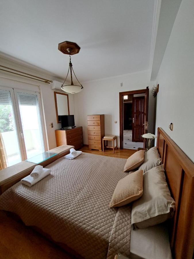Seaview Flora'S Luxury Apartment-300Meters From The Beach Rethymno Esterno foto
