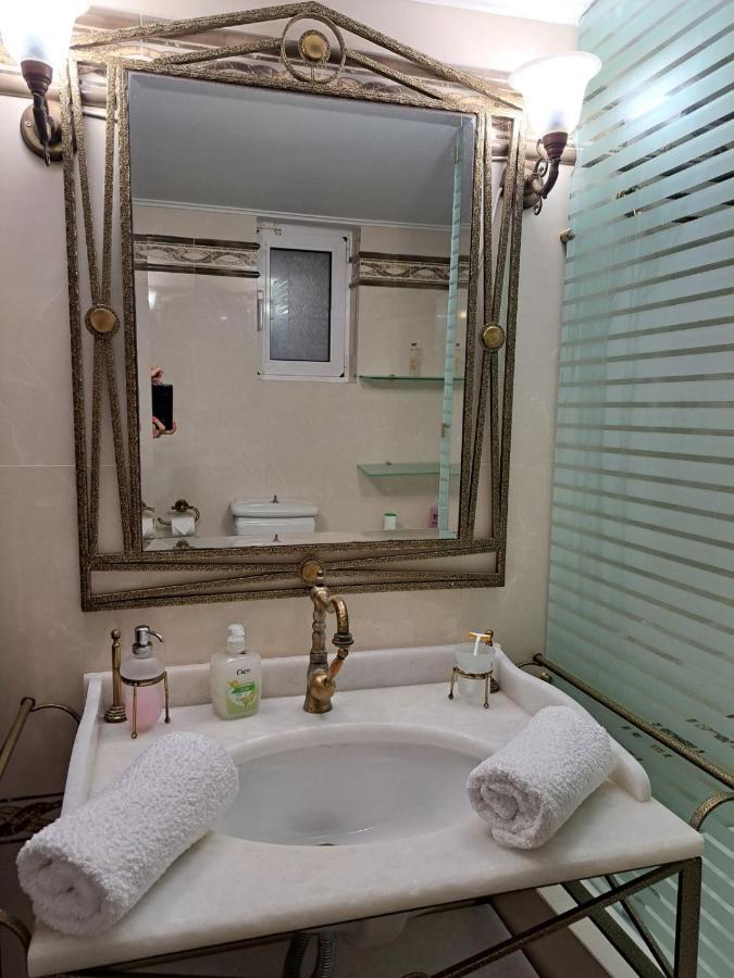 Seaview Flora'S Luxury Apartment-300Meters From The Beach Rethymno Esterno foto