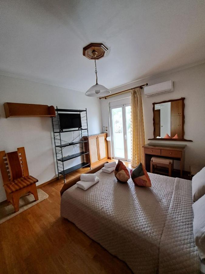Seaview Flora'S Luxury Apartment-300Meters From The Beach Rethymno Esterno foto