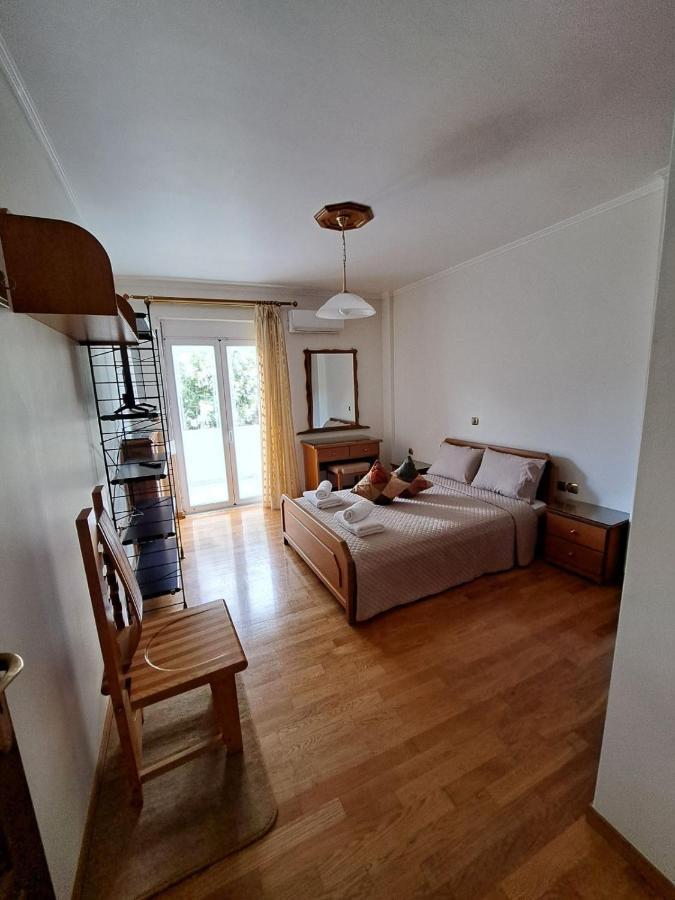 Seaview Flora'S Luxury Apartment-300Meters From The Beach Rethymno Esterno foto