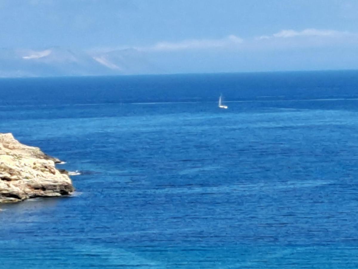 Seaview Flora'S Luxury Apartment-300Meters From The Beach Rethymno Esterno foto