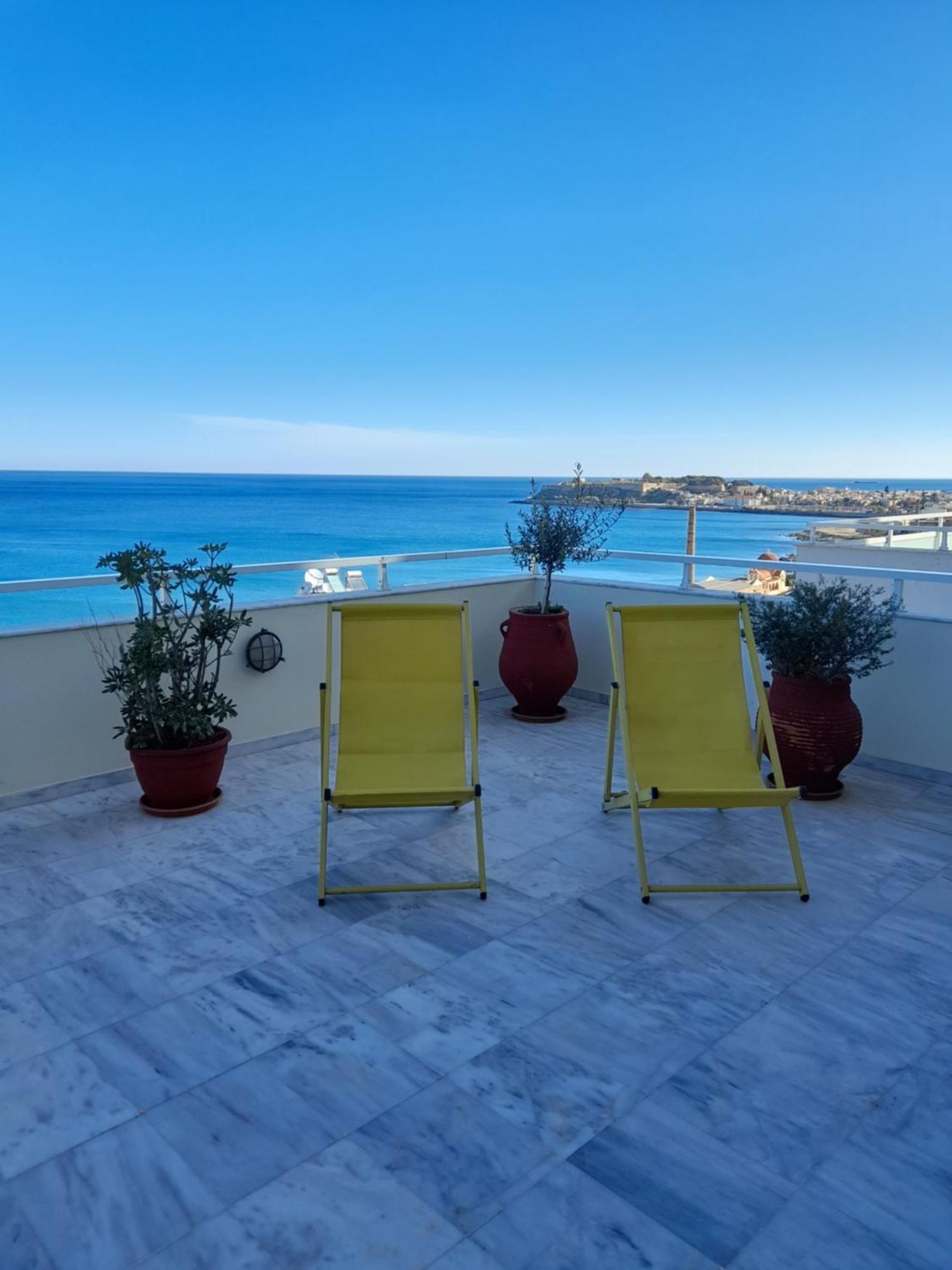 Seaview Flora'S Luxury Apartment-300Meters From The Beach Rethymno Esterno foto