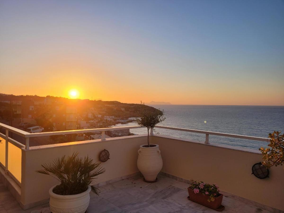 Seaview Flora'S Luxury Apartment-300Meters From The Beach Rethymno Esterno foto